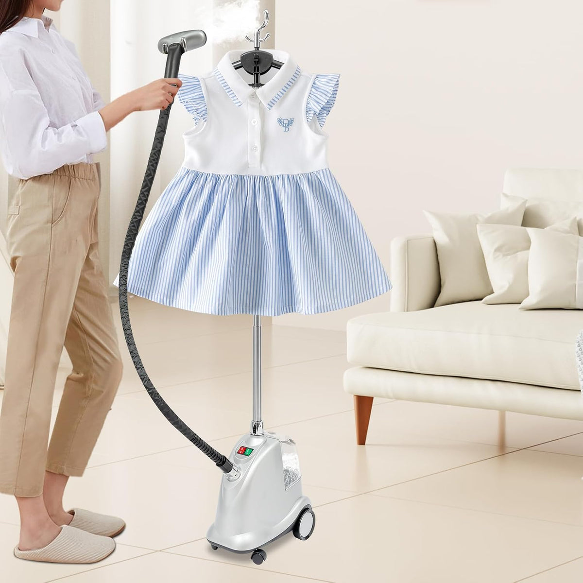 Adoptez un defroisseur sur pied en acier inoxydable, avec une emission de vapeur continue
